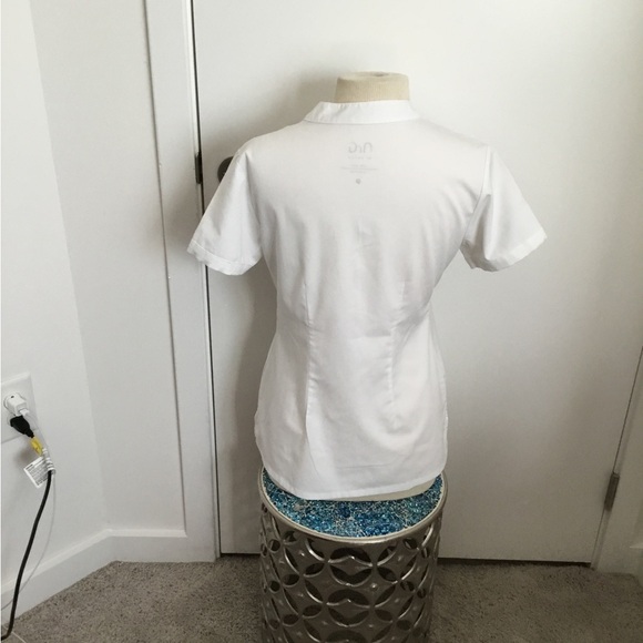 NRG By Barco White Scrub Top Size Small $ 25 - Picture 8 of 9